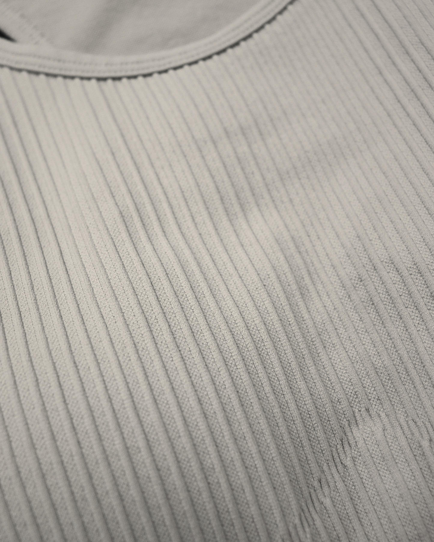 Tessa Ribbed Bra – ultra-stretch, seamless ribbed sports bra with light compression, breathable fabric, and a sculpted fit. Perfect for yoga, gym workouts, and athleisure styling.